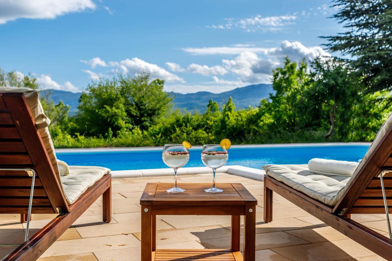 Casa Di Oliva-House With Heated Pool & Jacuzzi In Trilj, Croatia Villa ภายนอก รูปภาพ