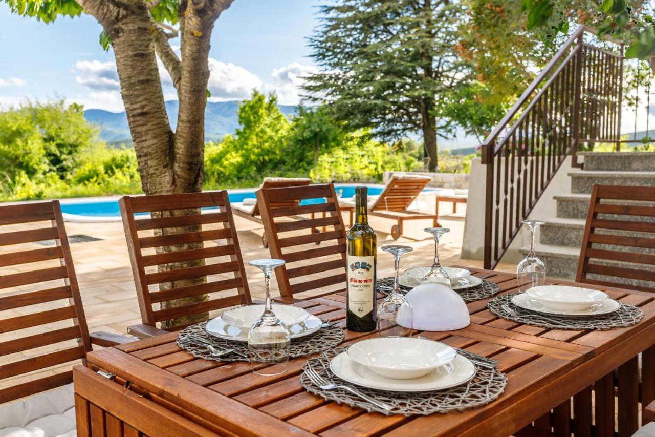 Casa Di Oliva-House With Heated Pool & Jacuzzi In Trilj, Croatia Villa ภายนอก รูปภาพ