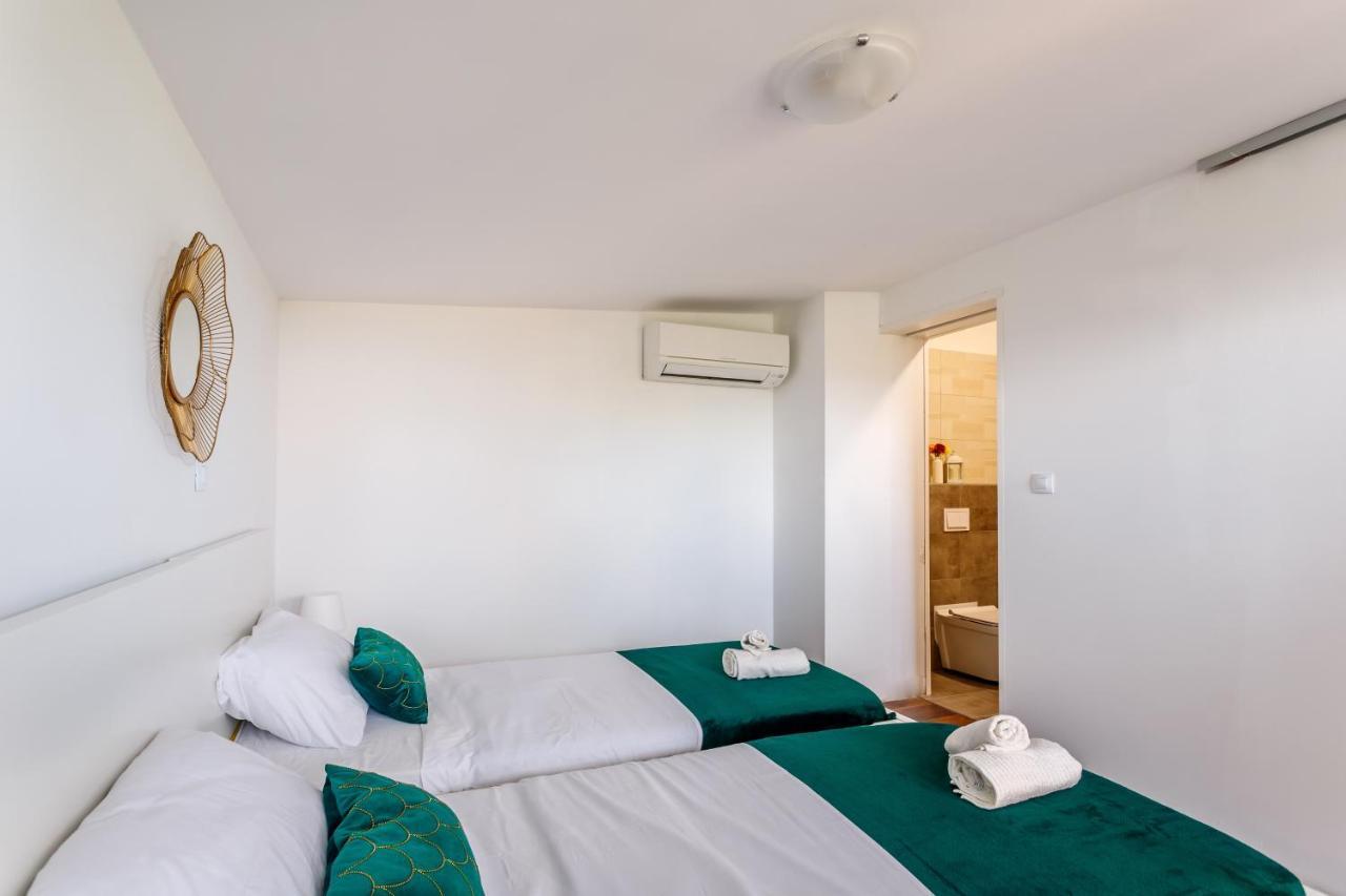 Casa Di Oliva-House With Heated Pool & Jacuzzi In Trilj, Croatia Villa ภายนอก รูปภาพ