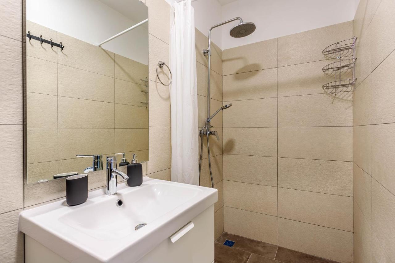 Casa Di Oliva-House With Heated Pool & Jacuzzi In Trilj, Croatia Villa ภายนอก รูปภาพ