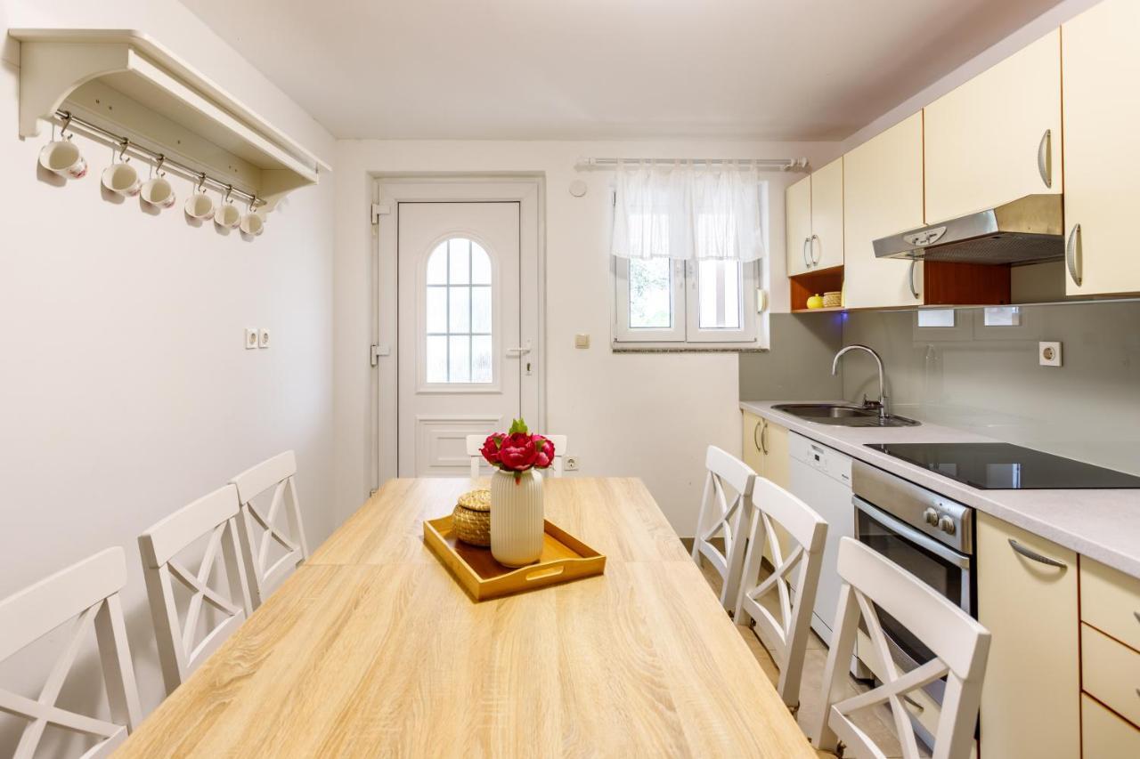 Casa Di Oliva-House With Heated Pool & Jacuzzi In Trilj, Croatia Villa ภายนอก รูปภาพ